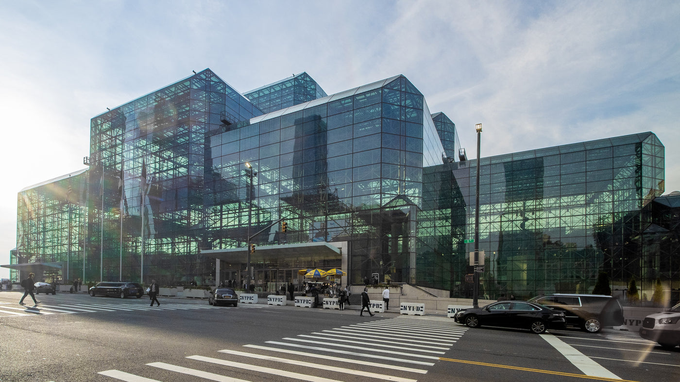 紐約 Javits Center / Wikimedia Commons